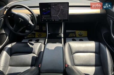 Седан Tesla Model 3 2020 в 