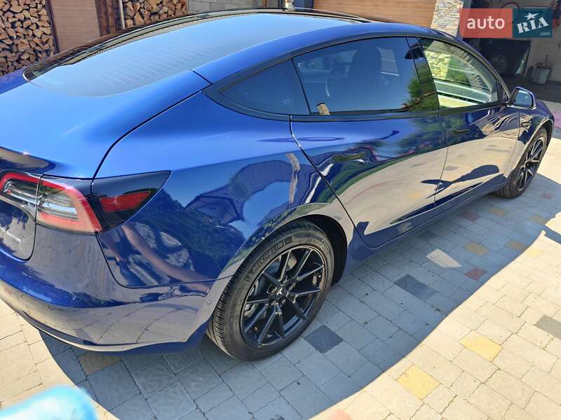 Седан Tesla Model 3 2022 в Рівному