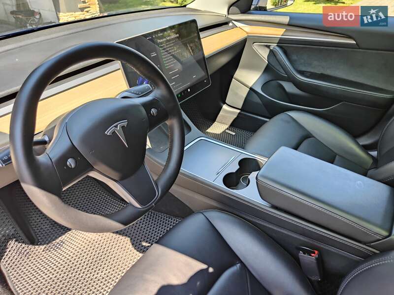 Седан Tesla Model 3 2022 в Рівному