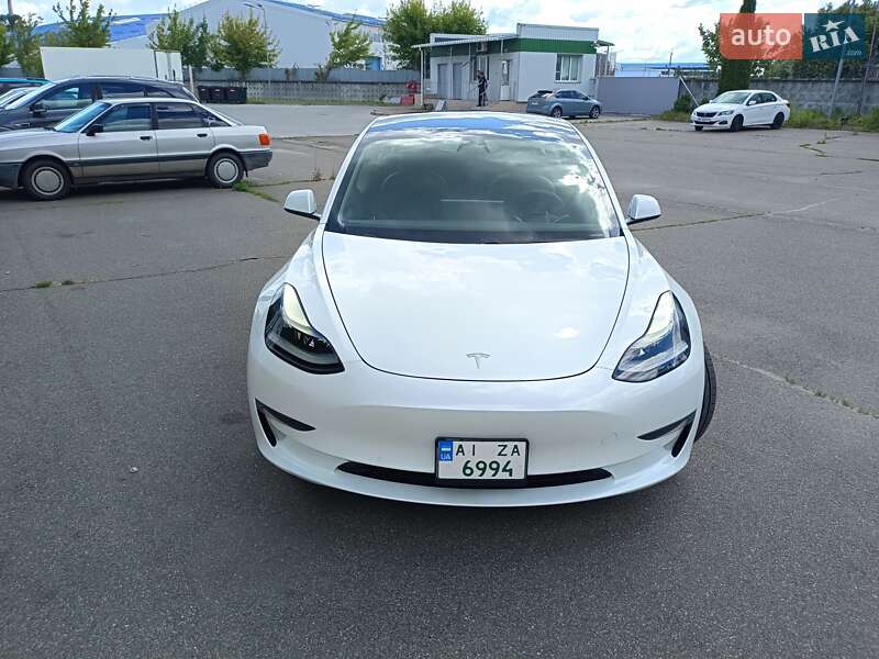 Седан Tesla Model 3 2021 в Броварах