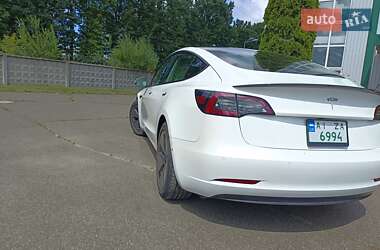Седан Tesla Model 3 2021 в 