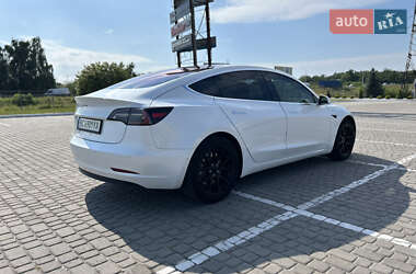 Седан Tesla Model 3 2017 в 