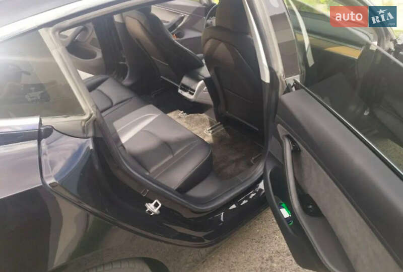 Седан Tesla Model 3 2018 в Киеве