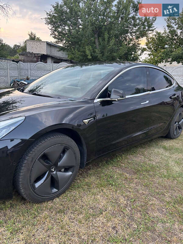 Седан Tesla Model 3 2018 в Каменском
