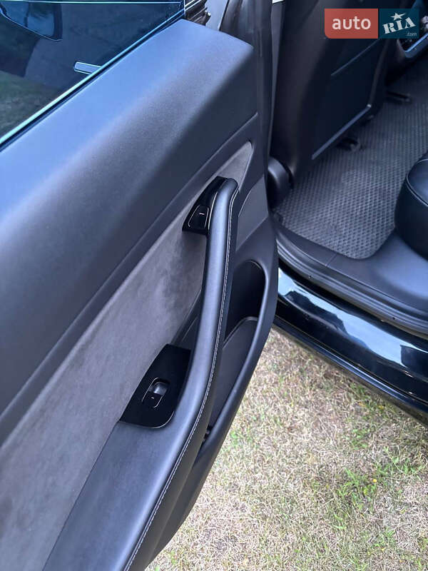 Седан Tesla Model 3 2018 в Каменском