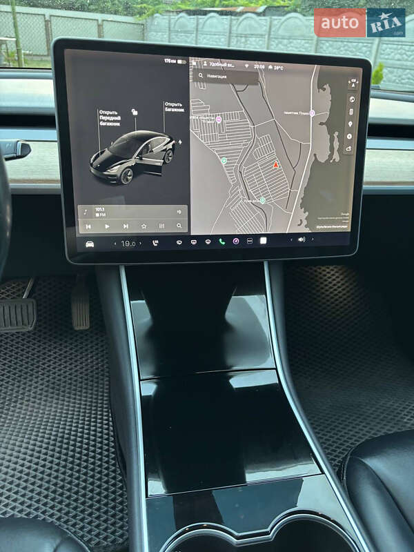 Седан Tesla Model 3 2018 в Каменском