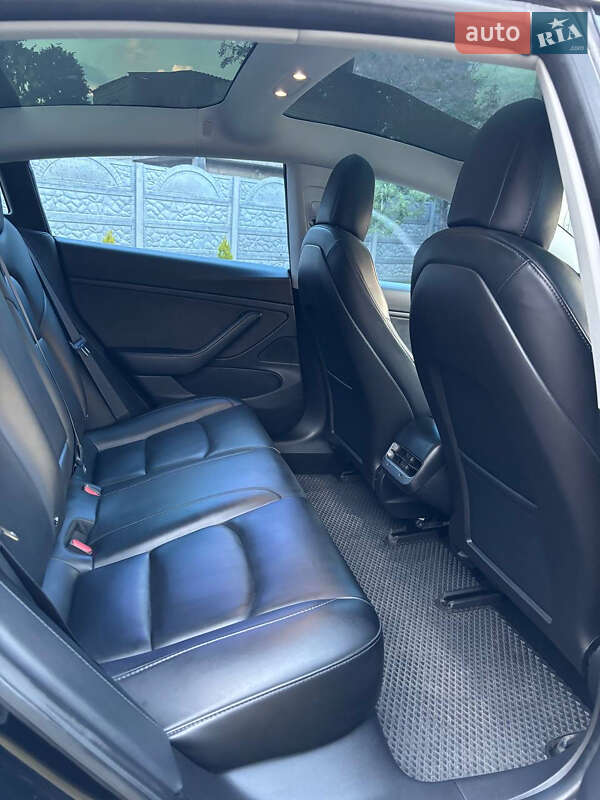 Седан Tesla Model 3 2018 в Каменском
