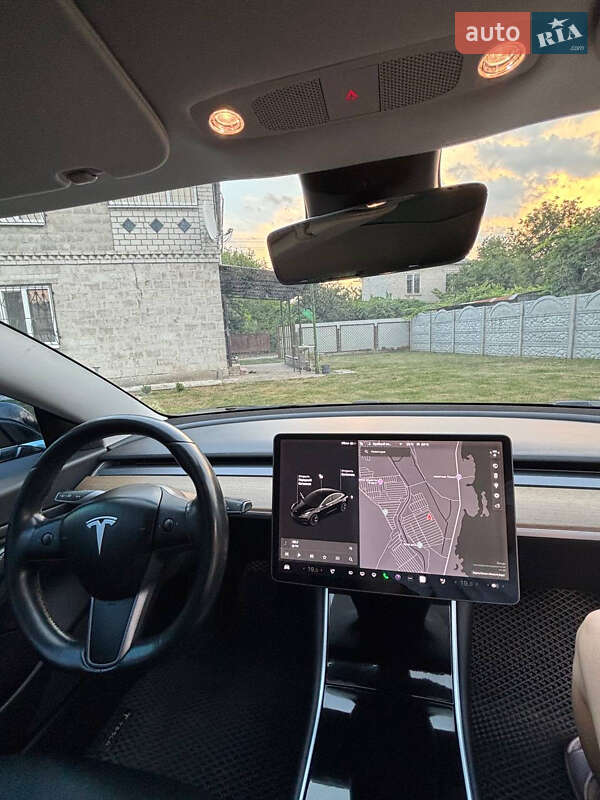 Седан Tesla Model 3 2018 в Каменском