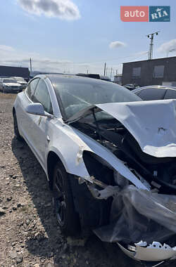Седан Tesla Model 3 2020 в 