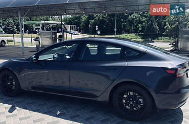 Седан Tesla Model 3 2023 в 
