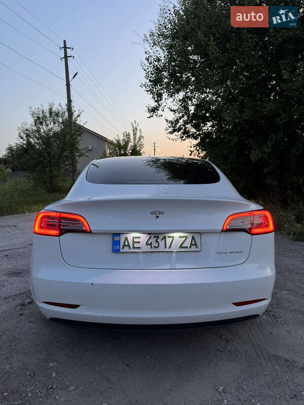 Седан Tesla Model 3 2022 в Каменском