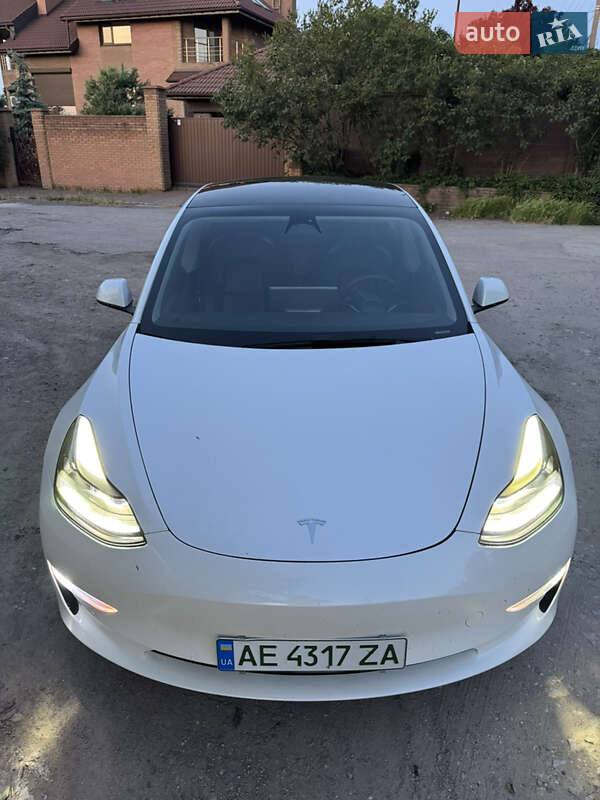 Седан Tesla Model 3 2022 в Каменском