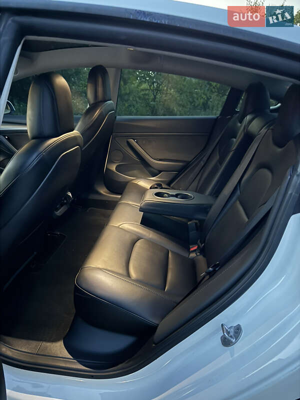 Седан Tesla Model 3 2022 в Каменском
