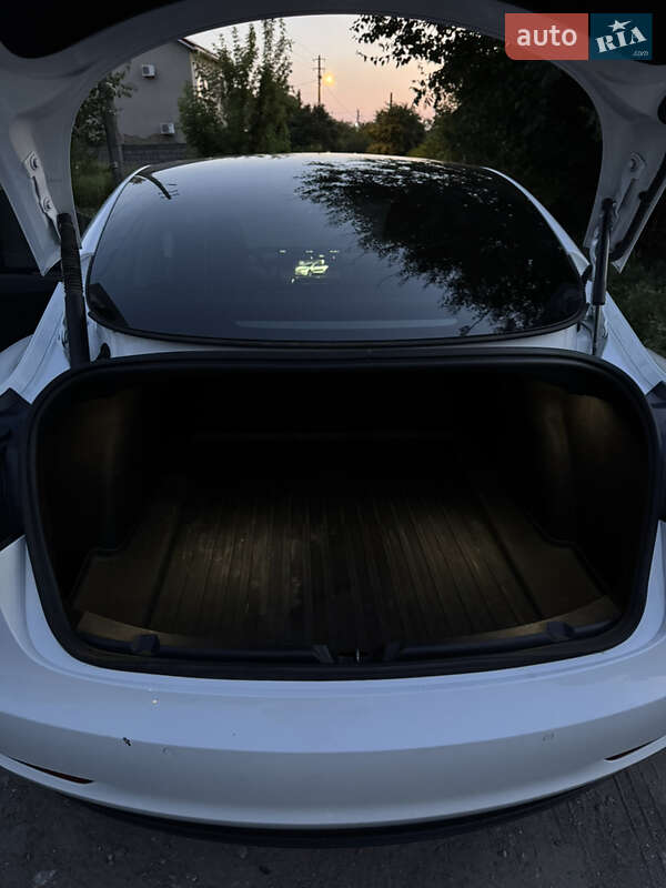 Седан Tesla Model 3 2022 в Каменском