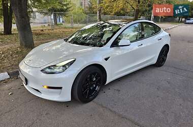 Седан Tesla Model 3 2021 в 