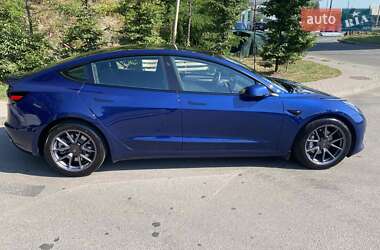 Седан Tesla Model 3 2023 в 