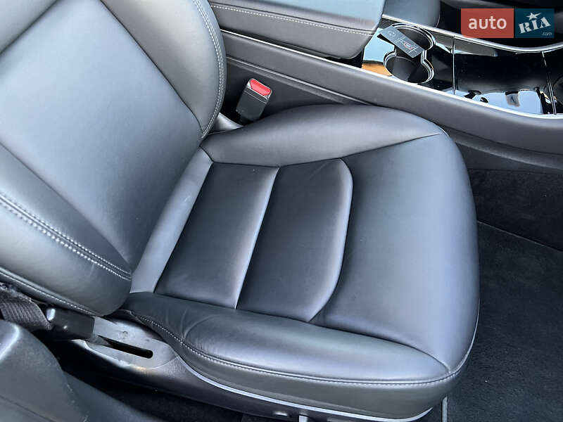 Седан Tesla Model 3 2019 в Харькове