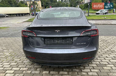 Седан Tesla Model 3 2021 в 