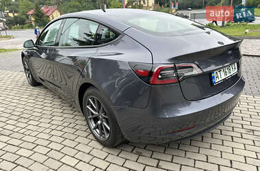 Седан Tesla Model 3 2021 в 