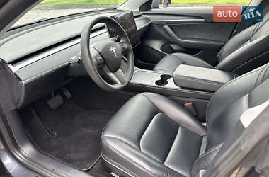 Седан Tesla Model 3 2021 в 