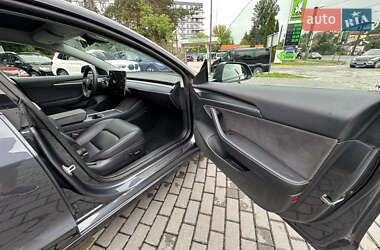 Седан Tesla Model 3 2021 в 