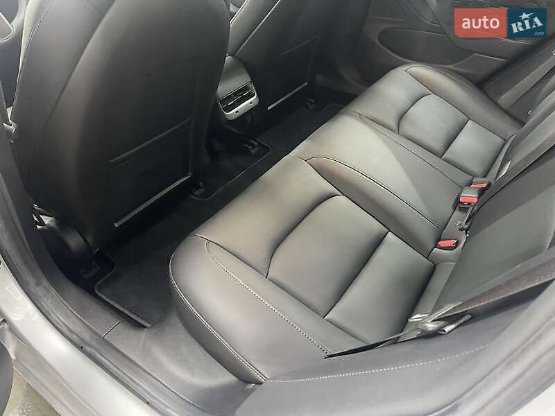 Седан Tesla Model 3 2018 в Киеве фото 12 Седан Tesla Model 3 2018 в Киеве