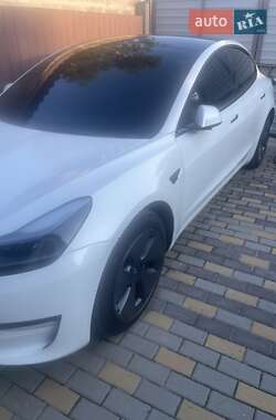 Седан Tesla Model 3 2022 в 