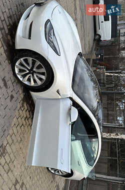 Седан Tesla Model 3 2020 в 