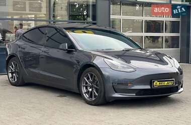 Седан Tesla Model 3 2023 в Івано-Франківську