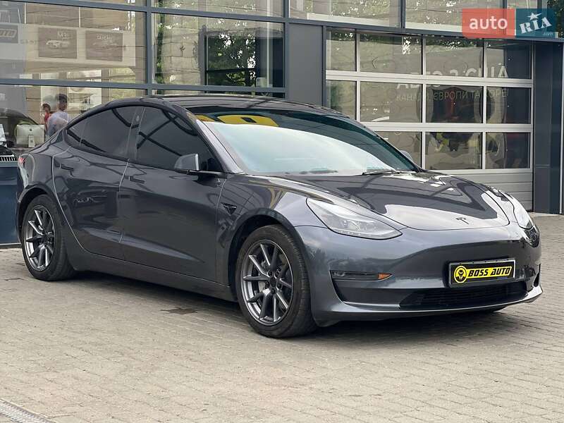 Tesla Model 3 2023