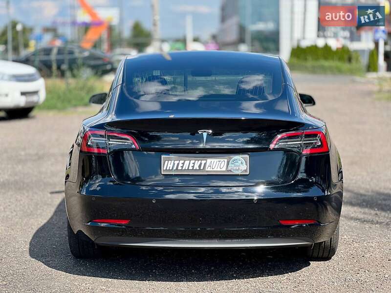 Седан Tesla Model 3 2019 в Києві