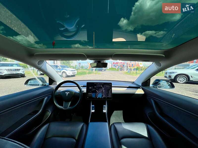 Седан Tesla Model 3 2019 в Києві