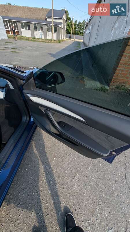Седан Tesla Model 3 2022 в Миргороде