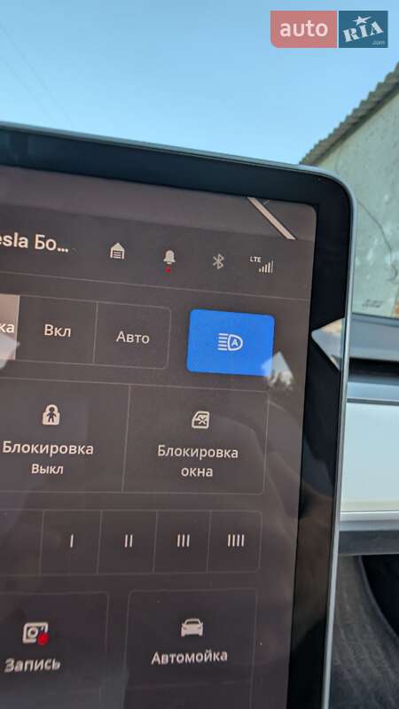 Седан Tesla Model 3 2022 в Миргороде