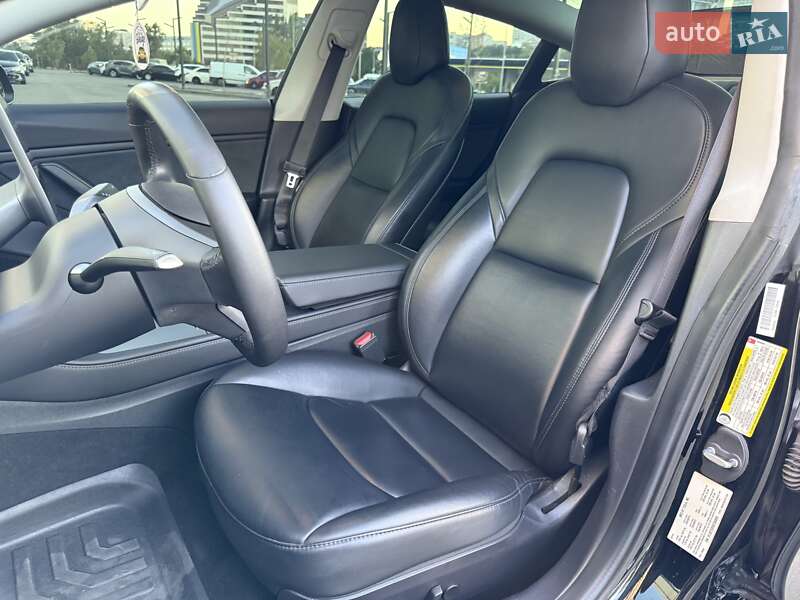 Седан Tesla Model 3 2019 в Дніпрі