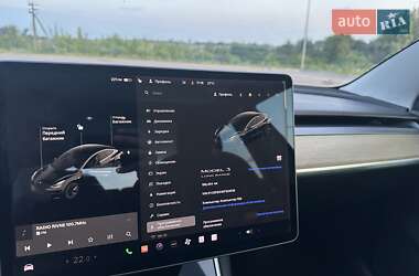 Седан Tesla Model 3 2019 в 