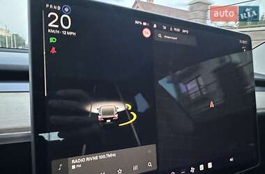 Седан Tesla Model 3 2019 в 