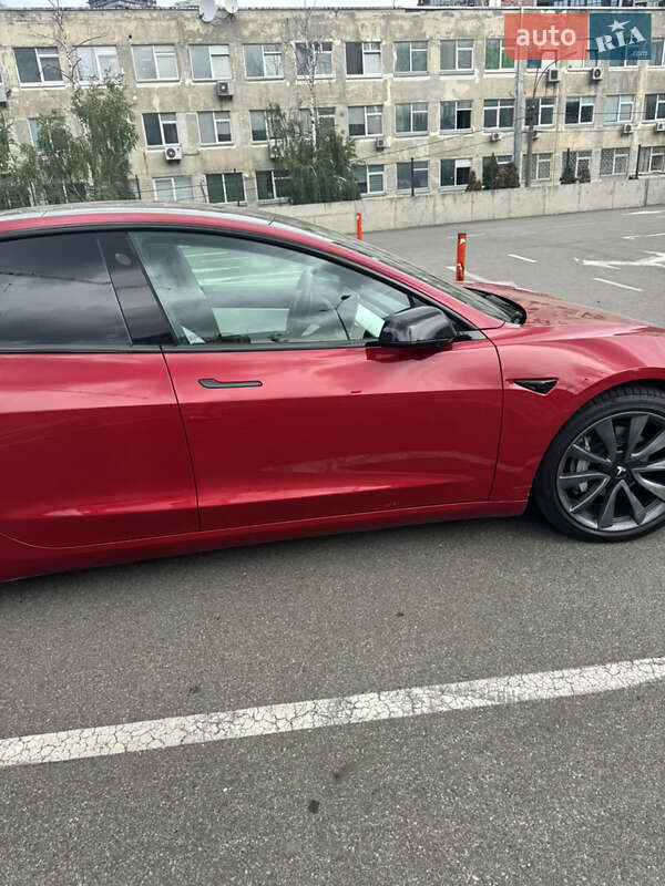 Седан Tesla Model 3 2018 в Києві