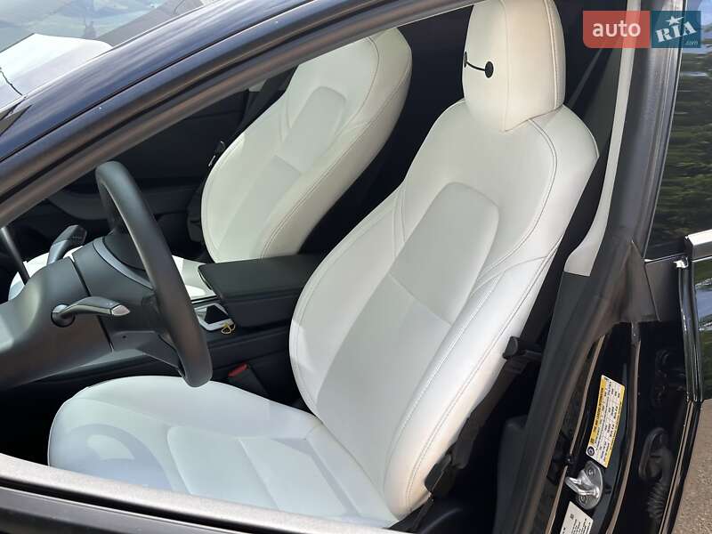 Седан Tesla Model 3 2022 в Києві