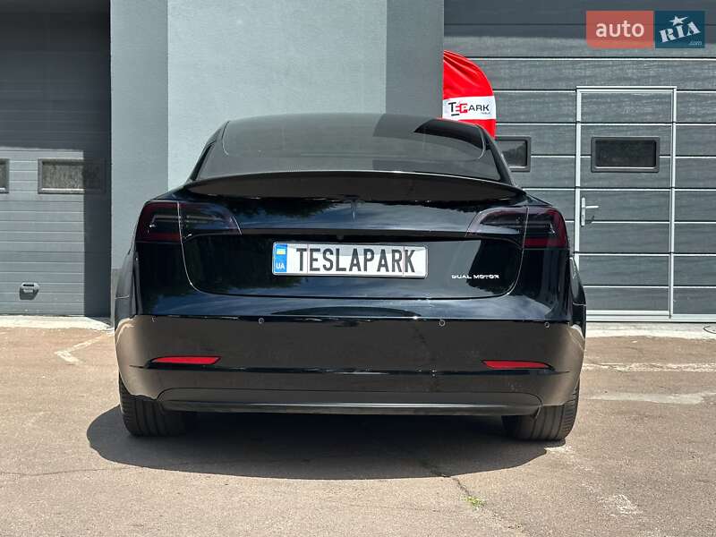Седан Tesla Model 3 2022 в Києві