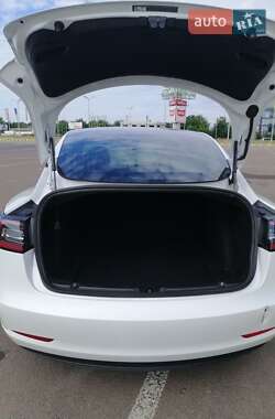 Седан Tesla Model 3 2020 в 