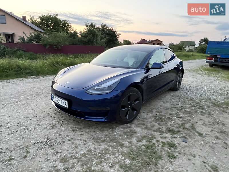 Седан Tesla Model 3 2021 в Івано-Франківську