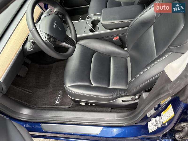 Седан Tesla Model 3 2019 в Києві