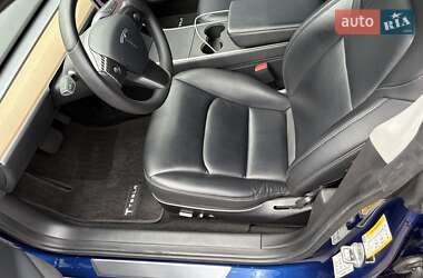 Седан Tesla Model 3 2019 в 