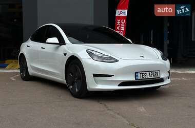 Седан Tesla Model 3 2019 в 
