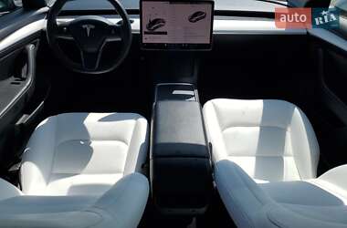 Седан Tesla Model 3 2021 в 