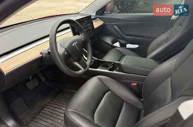 Седан Tesla Model 3 2020 в 