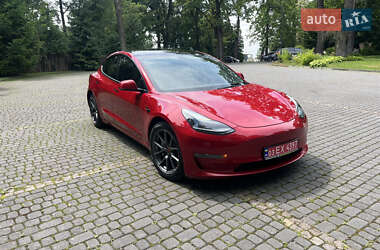 Седан Tesla Model 3 2022 в 