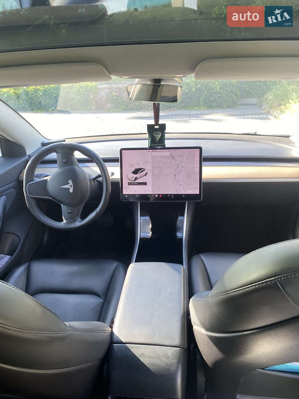 Седан Tesla Model 3 2019 в Києві