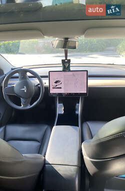Седан Tesla Model 3 2019 в 